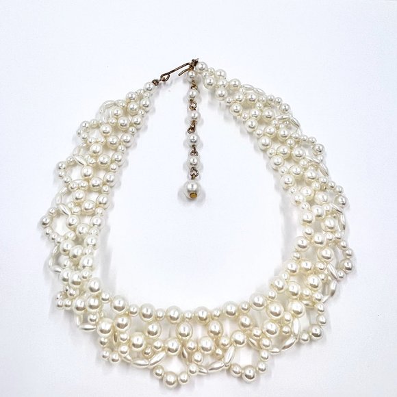 Jewelry - Beautiful White Faux Pearl Statement Choker 12” Necklace